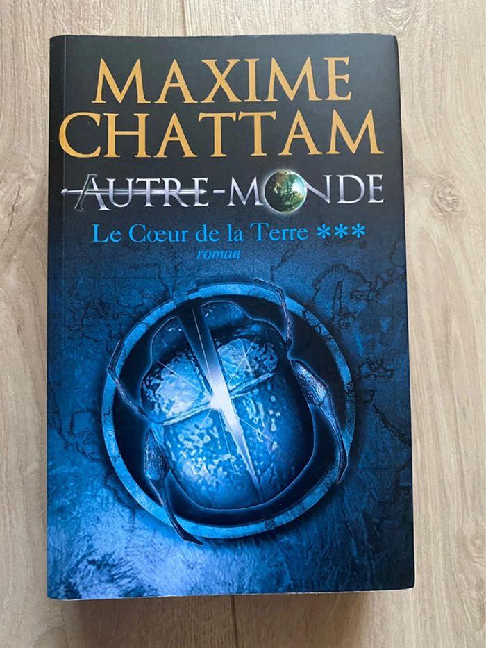 Maxime Chattam Autre Monde Tome 3 Le Coeur de la Terre - photo numéro 1