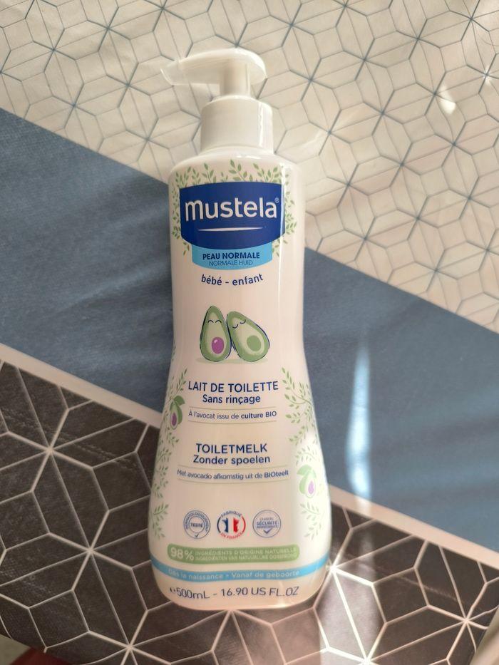 2 lait de toilette mustela