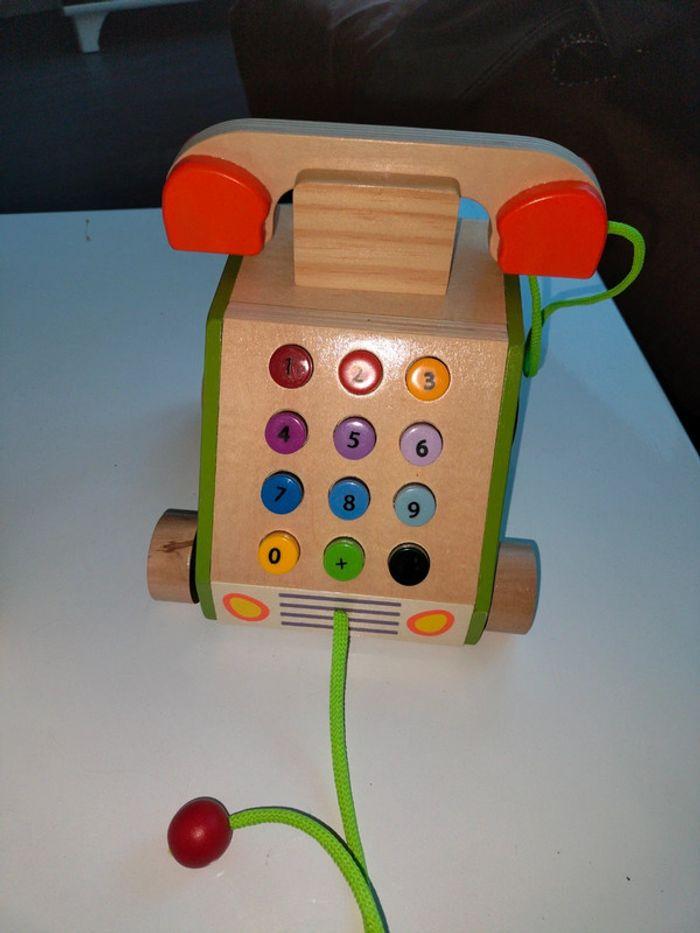 Téléphone en bois neuf pour enfant 3 ans - photo numéro 2