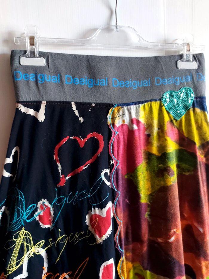 Jupe Desigual taille 36 (taille notée XS mais élastique de 35cm à 40cm) - photo numéro 2