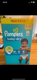 174 couches Pampers taille 2