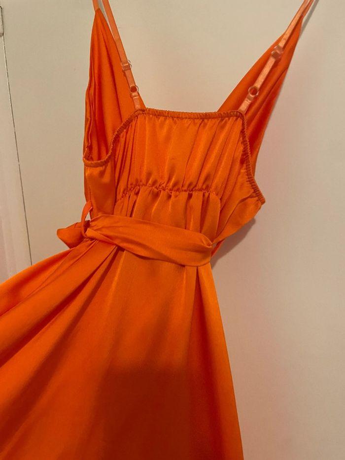 Robe longue satin orange - photo numéro 6