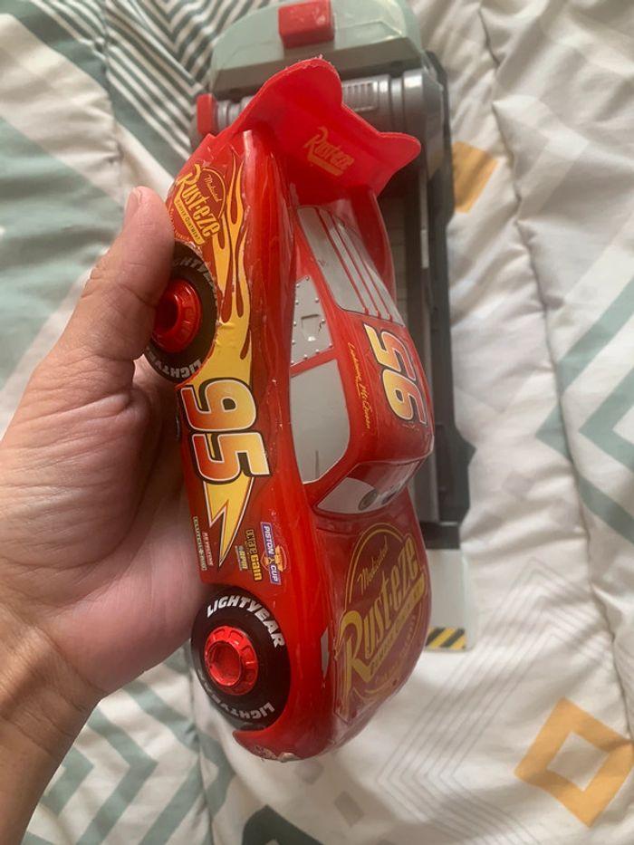 voiture +lanceur-disney  pixar  cars  flash mcqueen  Cascadeur-Batterie manivelle- - photo numéro 10