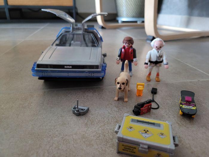 70317 Back to The Future Delorean - avec Les Personnages : Marty McFly et Doc Brown de la trilogie du Film culte des années 80 - Voiture de Collection pour Les Fans playmobil 
Retour vers le futur - photo numéro 3