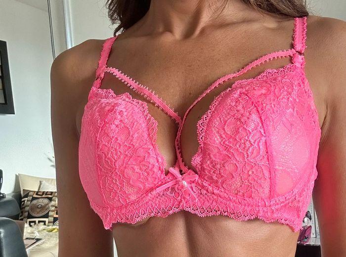 Soutien gorge rose en dentelle 85D - photo numéro 2