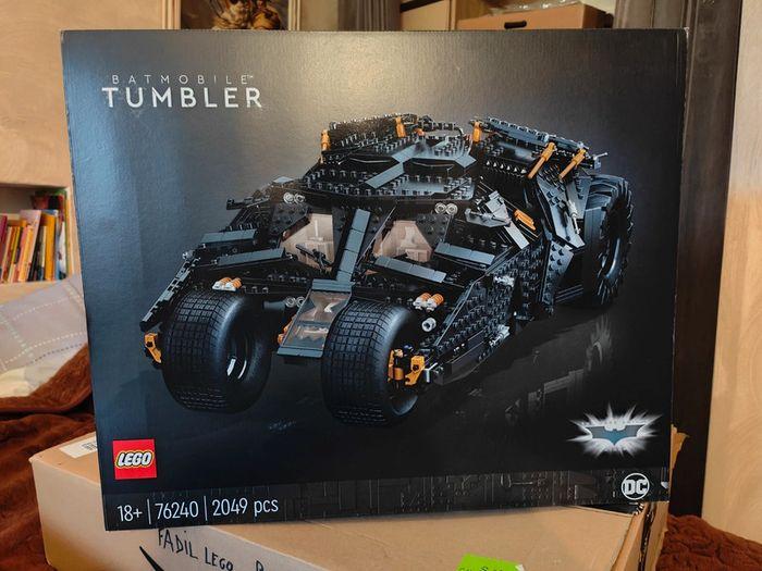 LEGO DC batman 76240 La batmobile tumbler - photo numéro 1