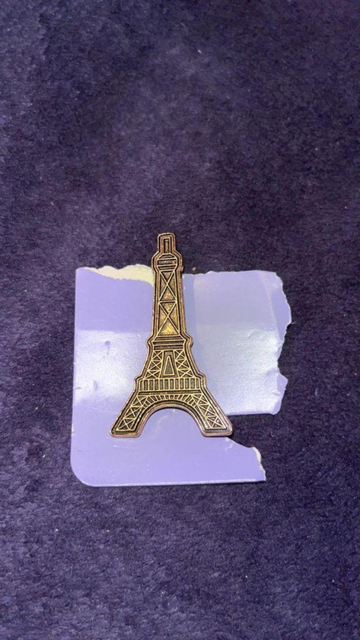 Broche métal doré Tour Eiffel Paris - photo numéro 1