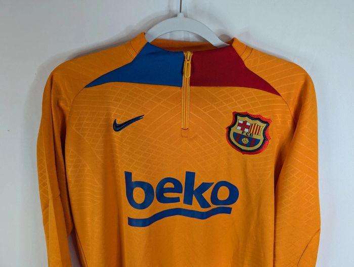 Maillot FCB Nike taille M authentique. - photo numéro 3