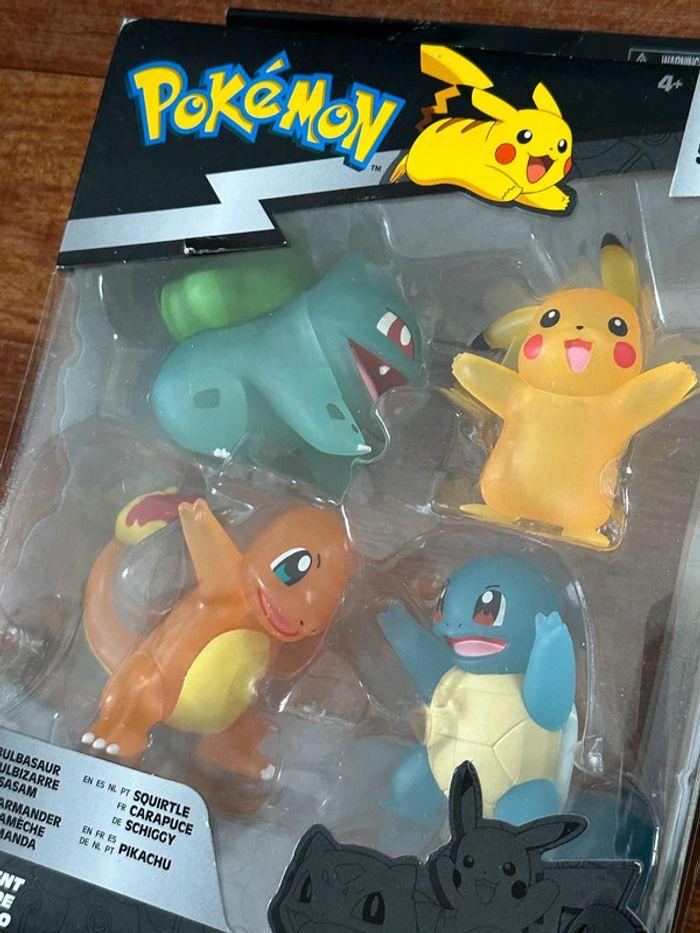 NEUF Coffret lot 4 grandes figurines translucides transparentes Pokémon 7.6cm Battle Select Pikachu - photo numéro 2