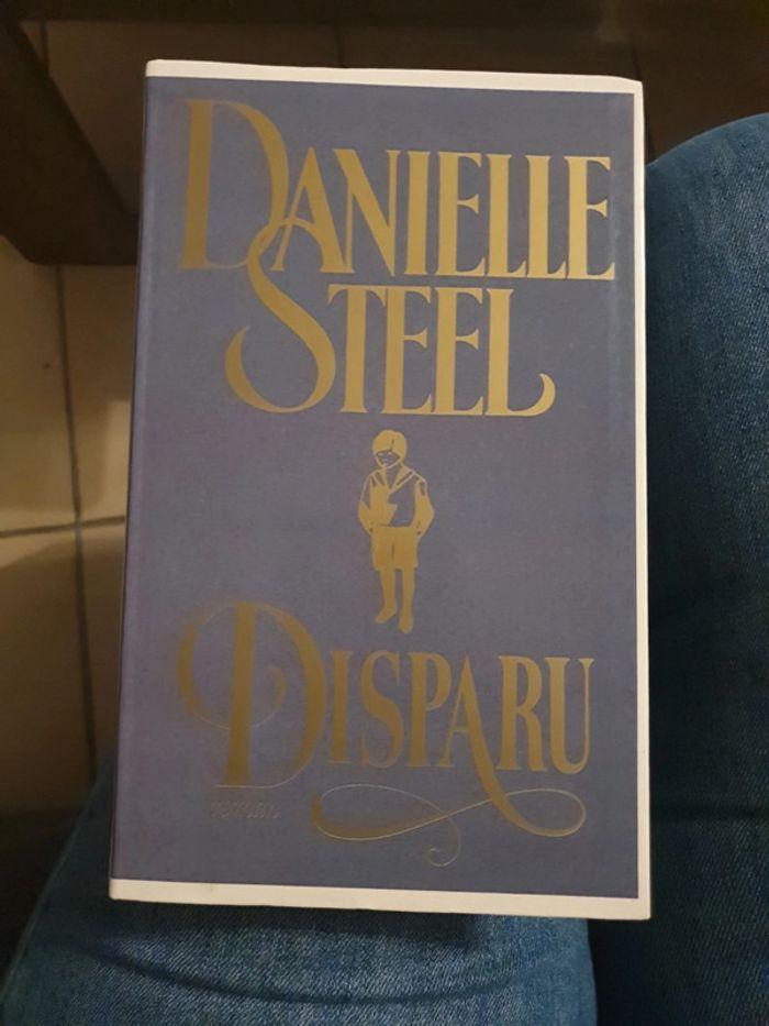 Livre  Danielle steel Disparu - photo numéro 1