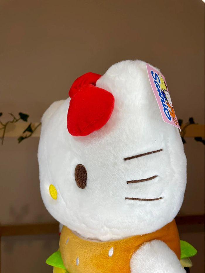 Peluche Hello Kitty déguisement Hamburger 🍔 - photo numéro 14