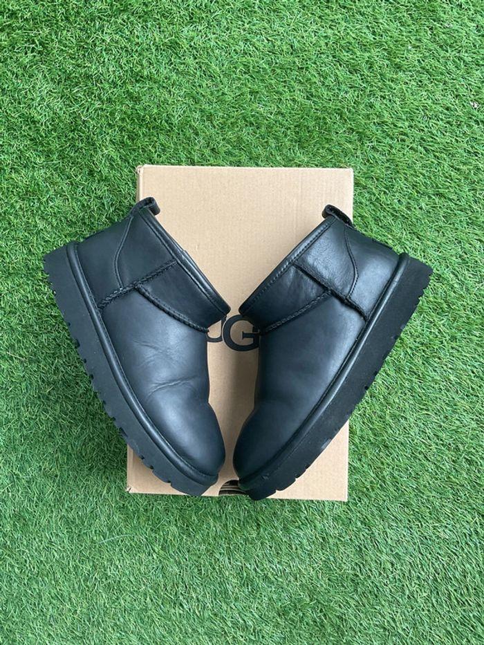 Ugg Classic ultra mini leather cuir black noir size 36 - photo numéro 2