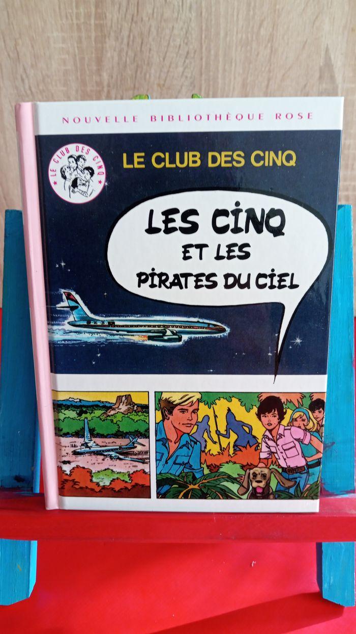 Le club des cinq, Les Cinq et les pirates du ciel, 2011, bibliothèque rose - photo numéro 1