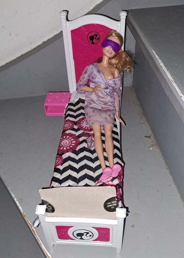 Barbie et sa chambre - photo numéro 2