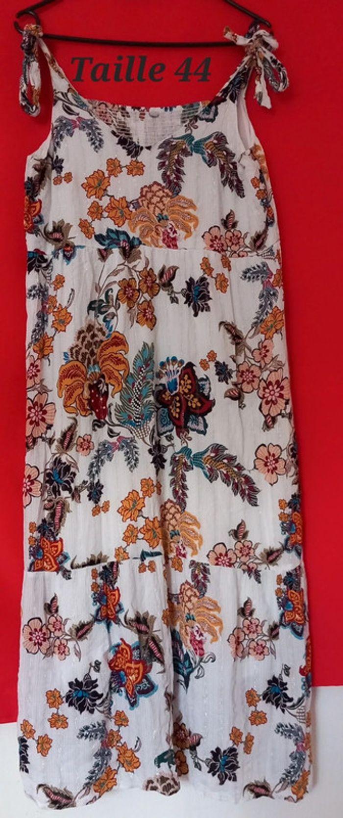 Robe à fleurs, taille 44 - photo numéro 1