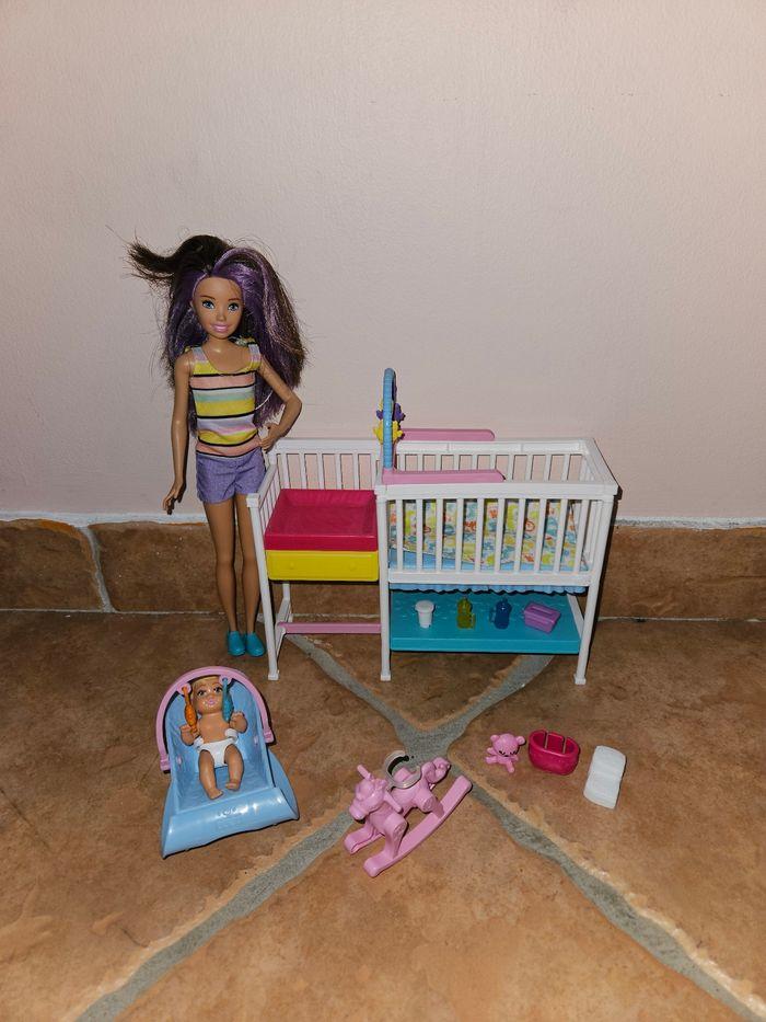 Barbie baby sitting