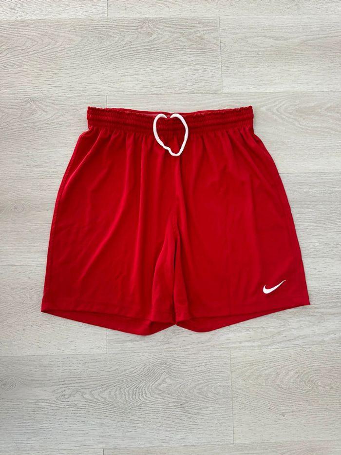 Short Nike dri fit - photo numéro 1