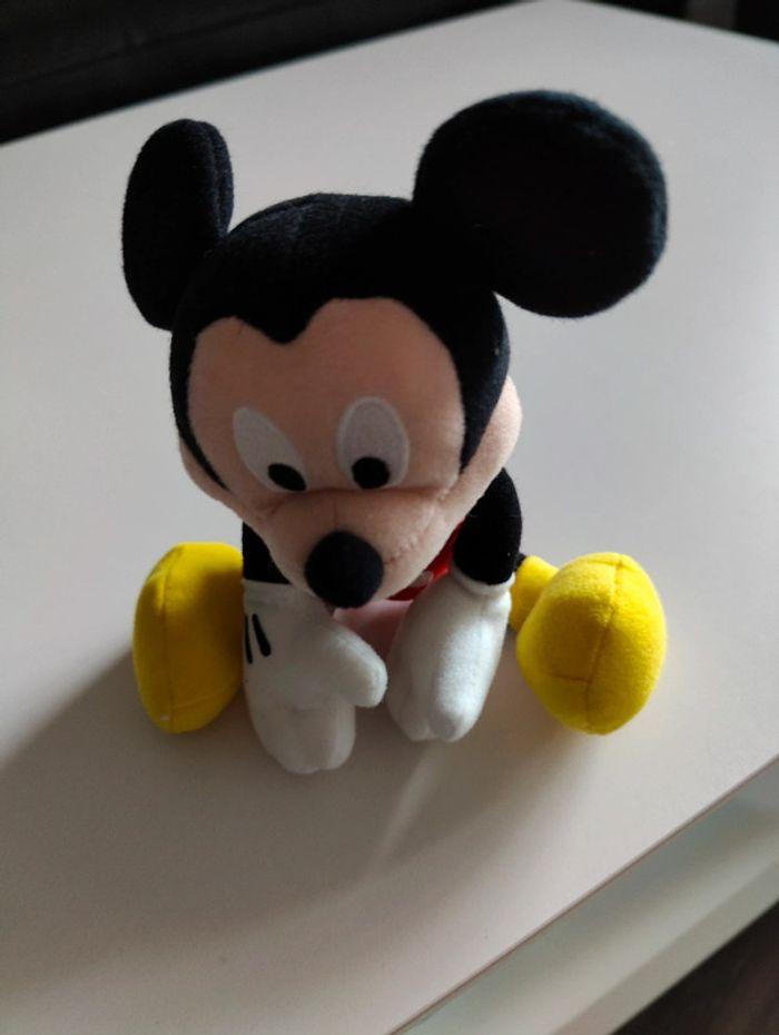 Peluche Mickey 20 cm - photo numéro 1