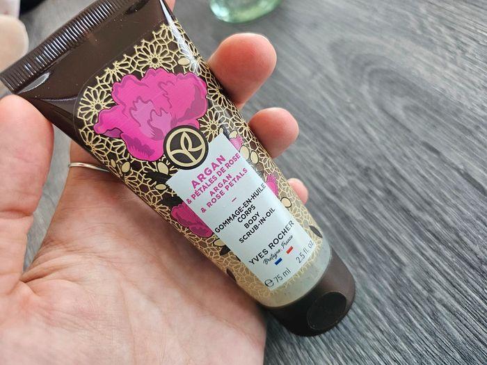 Gommage huile corps huile argan et pétales de rose - photo numéro 6