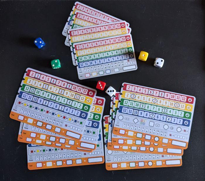 Lot Qwixx Bonus + 6 dés - Jeu de société - photo numéro 3