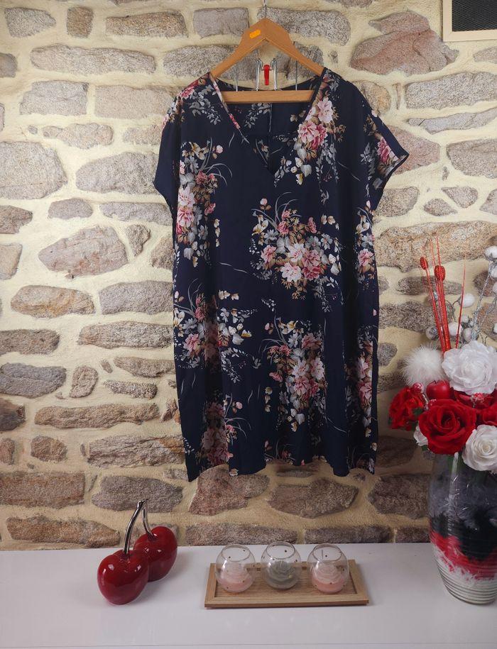 Robe encolure V multicolore Femme taille 52 marque Boohoo 🍓 - photo numéro 1