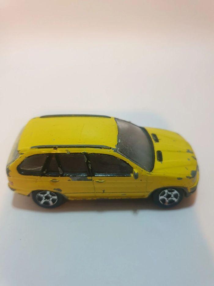 RealToy BMW X5 Jaune - 1/61 - photo numéro 6