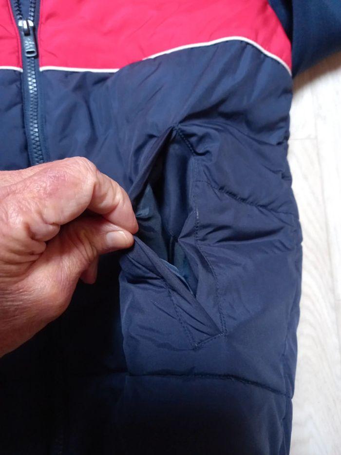 Blouson à capuche en très bon état - photo numéro 2