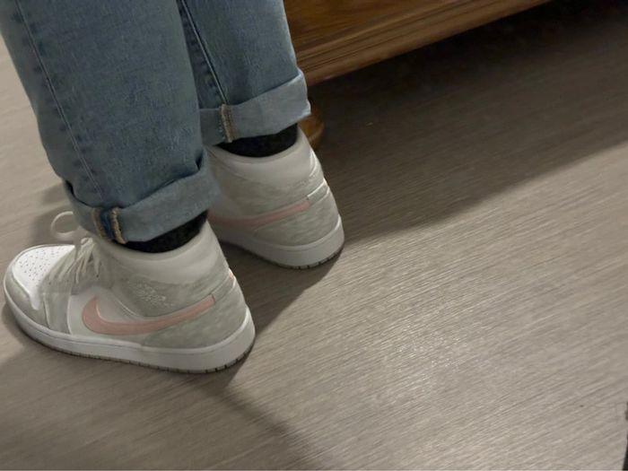 Baskets Nike Jordan 1 pointure 43 - photo numéro 3