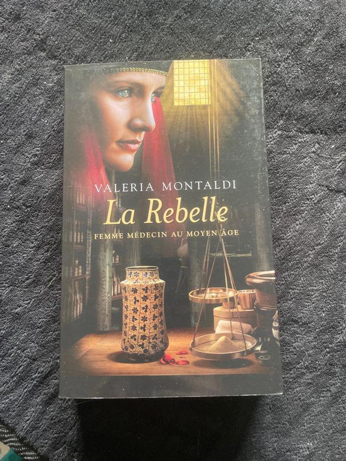 Livre de Valeria montaldi - photo numéro 1