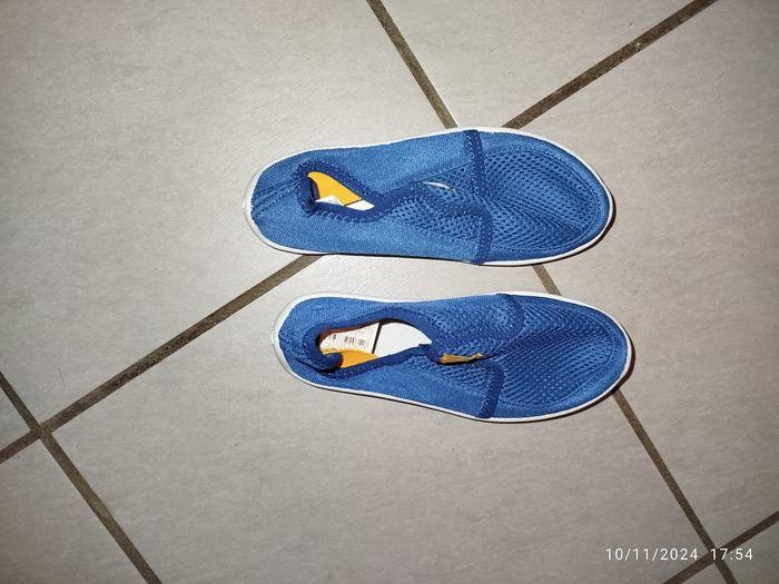 Chaussures de piscine enfant - photo numéro 1