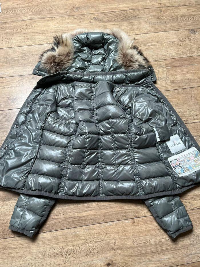 Doudoune à capuche Moncler en duvet gris taille XS cintrée chaude - photo numéro 2