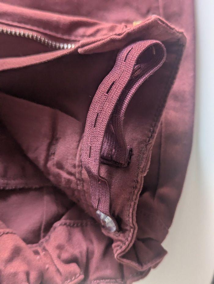 Pantalon Chino couleur bordeaux 10 ans parfait état - photo numéro 2