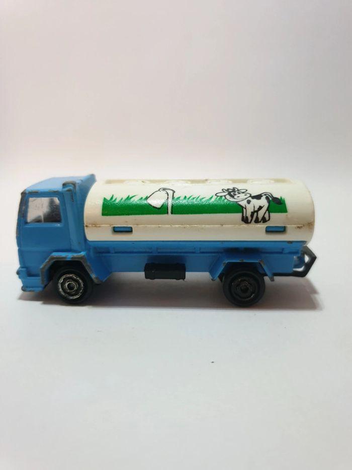 Majorette 241-245 - Camion Citerne Lait - Ford - 1/100 - photo numéro 10