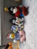 4 peluches Daisy et Goofy