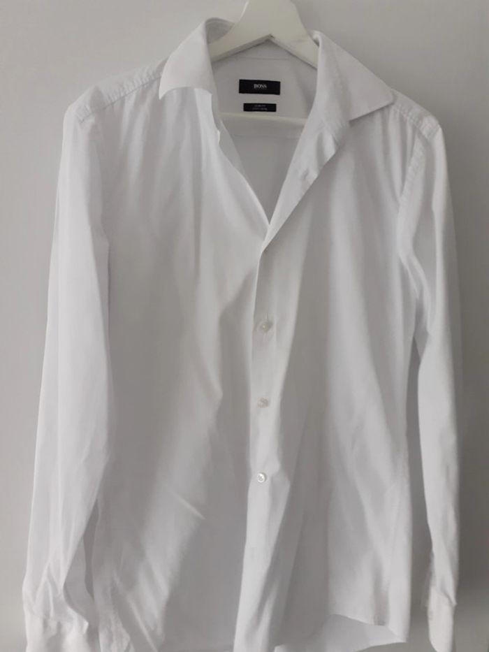 vends chemise Hugo Boss blanche - photo numéro 1