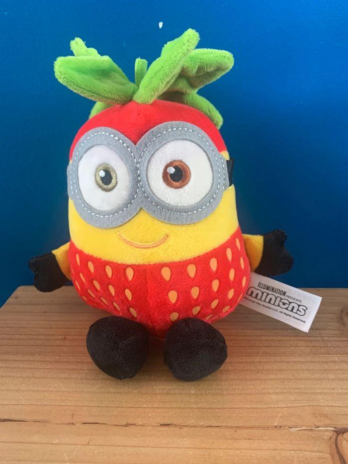 Doudou minion fraise