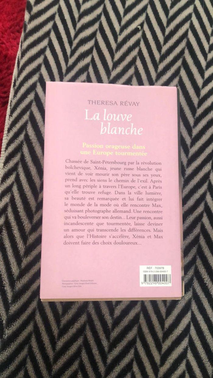 Livre La Louve Blanche - photo numéro 2