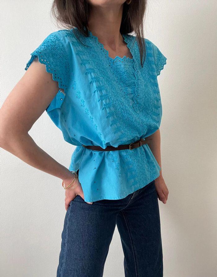 Top bleu à broderie anglaise - photo numéro 9