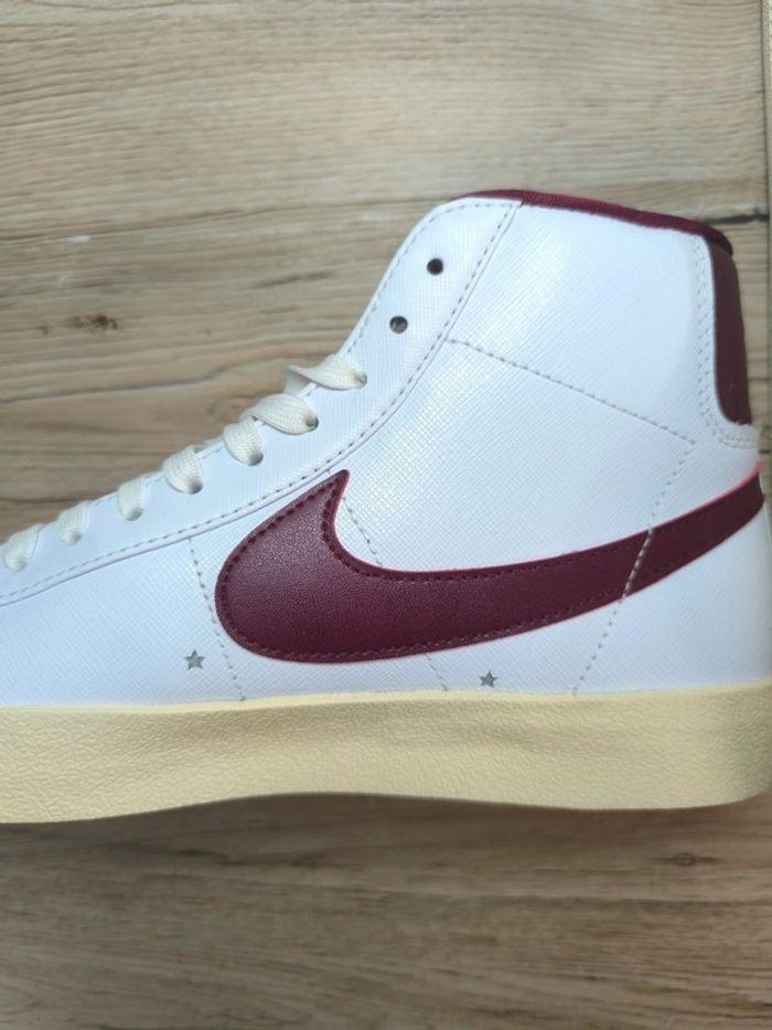 Baskets Nike blazer mid 77 blanches et rouges Metallic Gold star - photo numéro 5