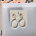 Boucles d'oreilles pendantes blanche style marbré