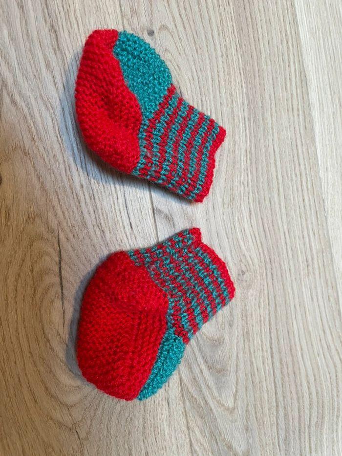 Chaussons fait main aux couleurs de Noël - photo numéro 3