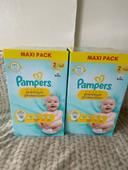 Deux maxi pack couche Pampers taille 2