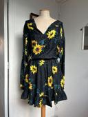 Robe the Kooples en soie et viscose noir et jaune avec de jolies fleurs tournesol