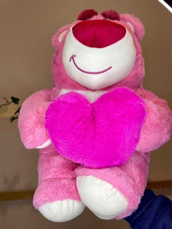 Peluche Toy Story Lotso avec un coeur - photo numéro 9