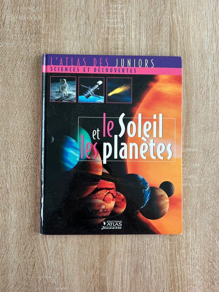 Livre l’Atlas des juniors le soleil et les planètes - photo numéro 1