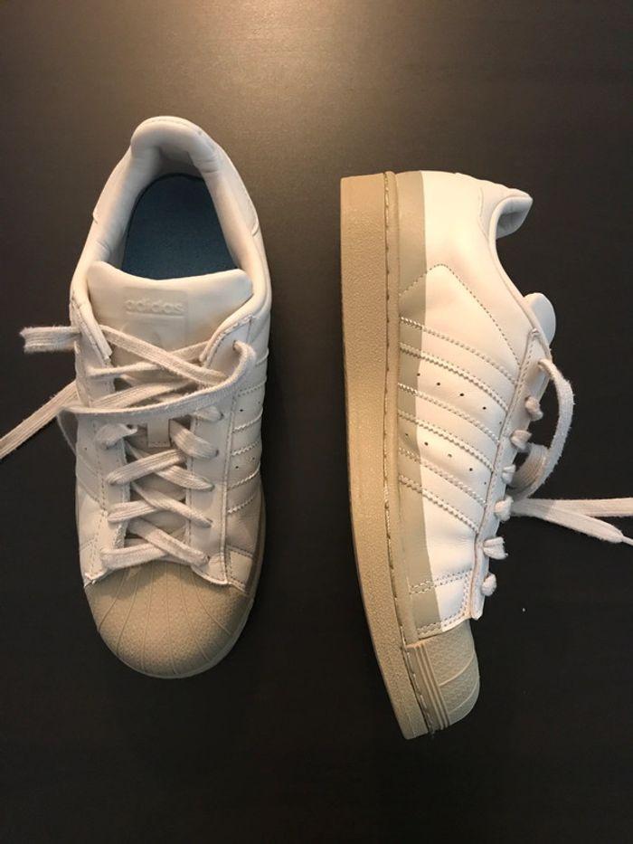 Baskets adidas superstar taille 40 2/3 - photo numéro 2