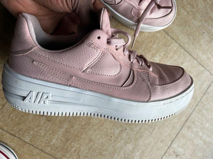 Nike air force one rose très bon état 38,5 - photo numéro 8