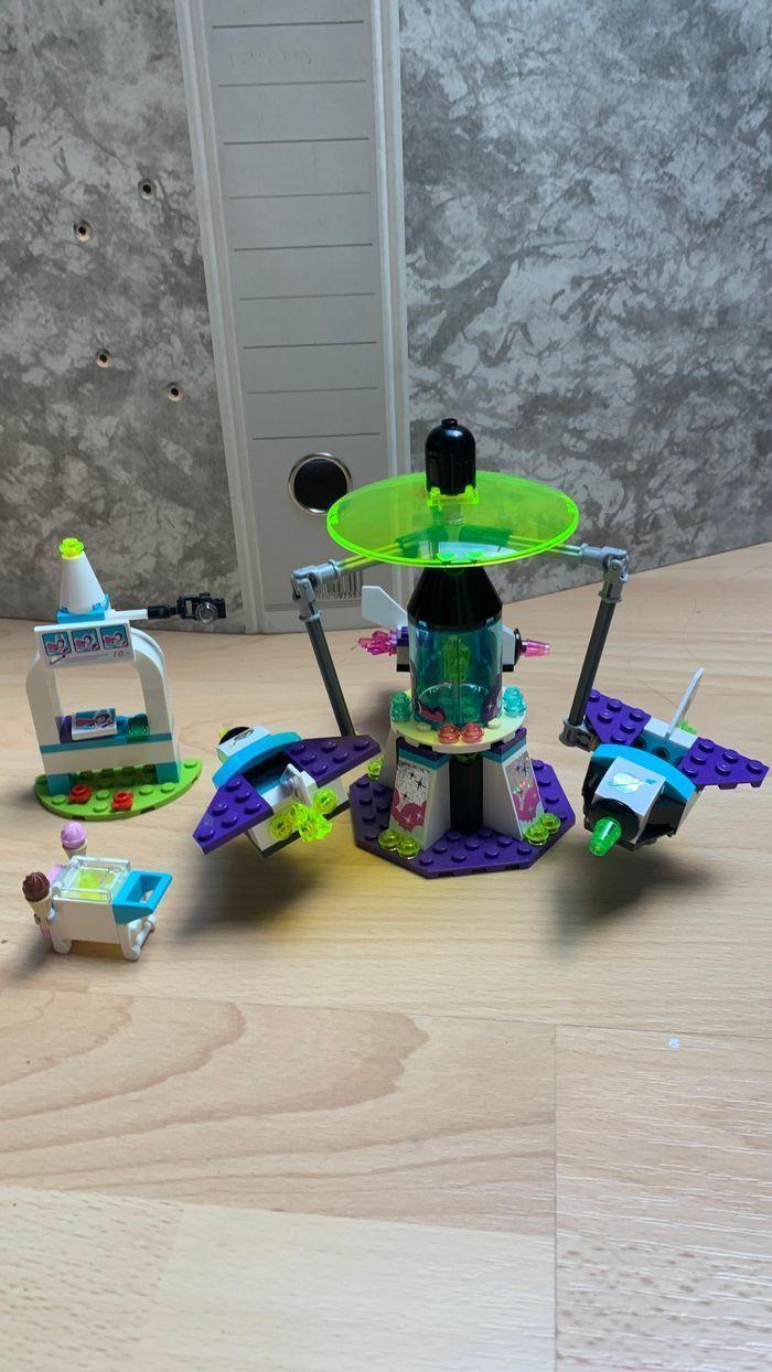 Lego Friends 41128-Le manège volant du parc d'attractions - photo numéro 1