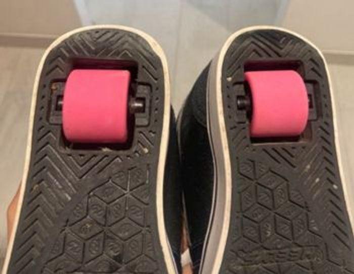 Baskets rollers heelys taille 32 - photo numéro 3