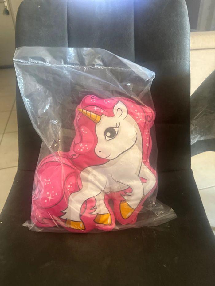 Coussin. Licorne. - photo numéro 5